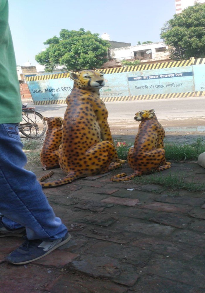 Sitting Fiberglass Cheetah Statue 